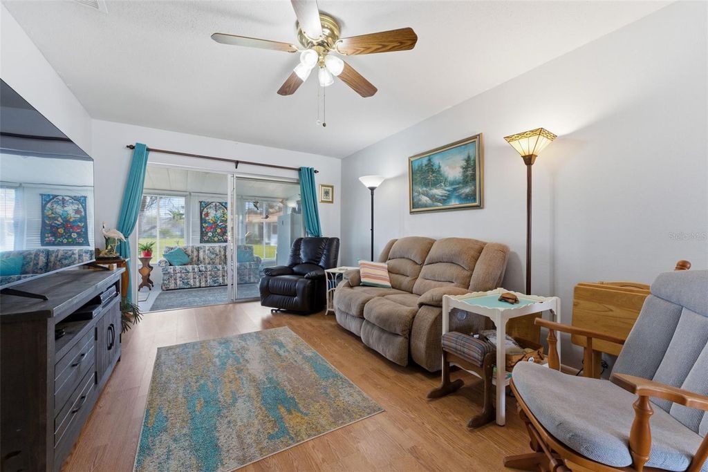 Image 11 of property listing at 5061 LIVE OAK CIRCLE, Bradenton, FL 34207