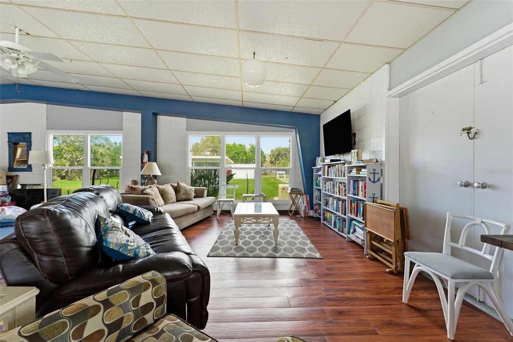 Image 33 of property listing at 5061 LIVE OAK CIRCLE, Bradenton, FL 34207