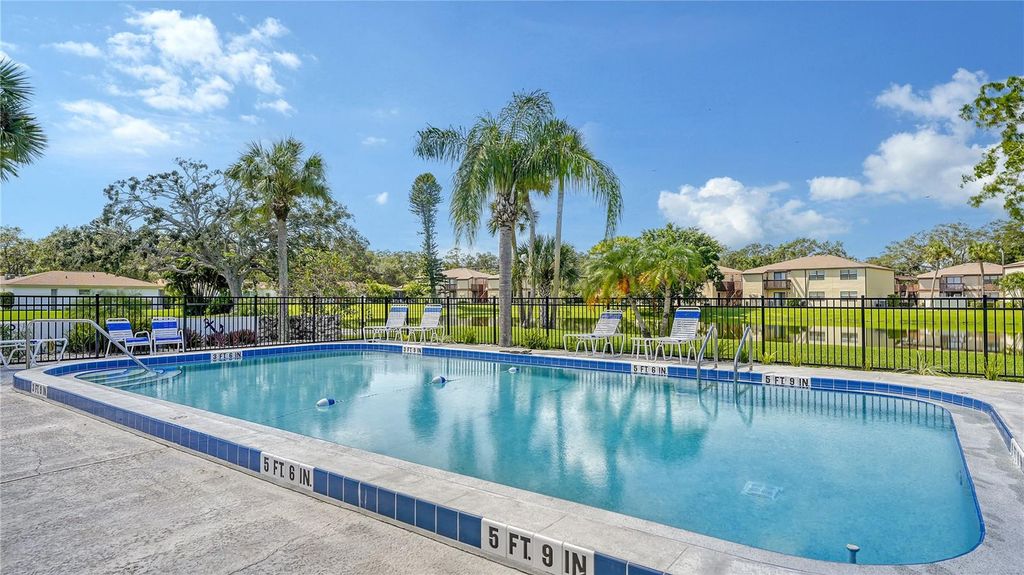 Image 37 of property listing at 5061 LIVE OAK CIRCLE, Bradenton, FL 34207