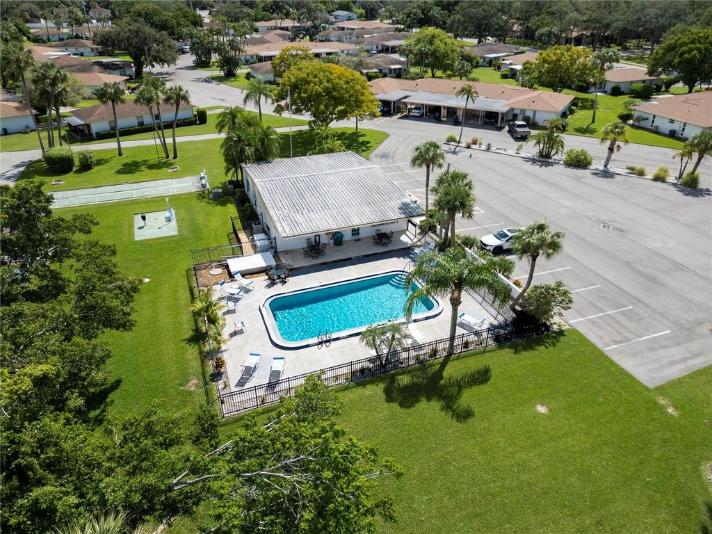 Image 41 of property listing at 5061 LIVE OAK CIRCLE, Bradenton, FL 34207