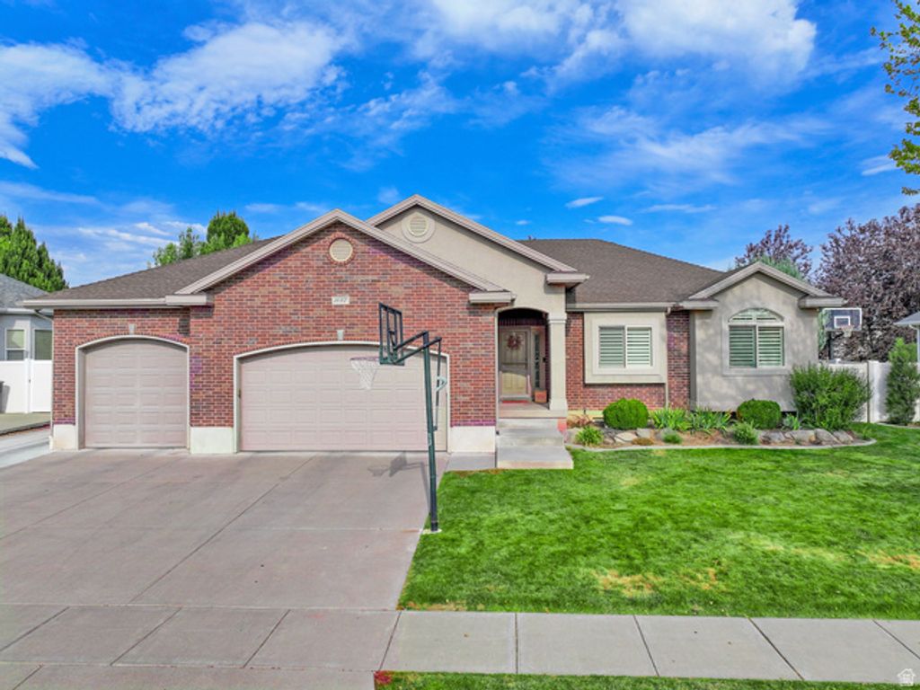 1087 BANBURY DR, Syracuse, UT 84075 — exterior