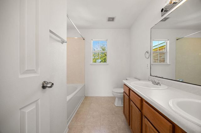 13505 Lismore LN, Pflugerville, TX 78660