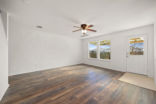 13505 Lismore LN, Pflugerville, TX 78660