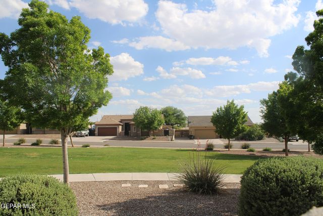 376 EMERALD PARK Drive, Horizon City, TX 79928