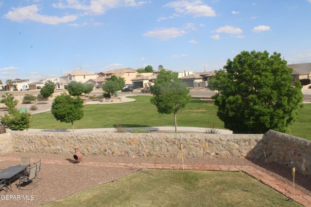 376 EMERALD PARK Drive, Horizon City, TX 79928