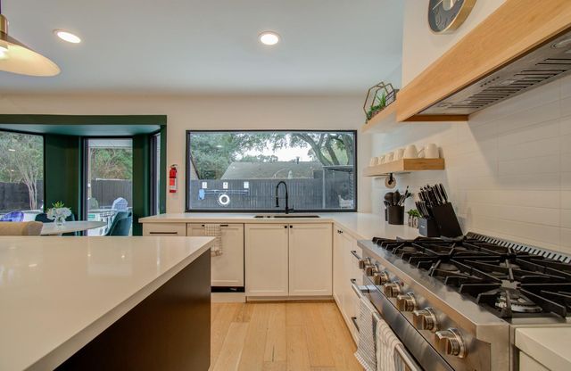 9219 Kempwood Drive, Houston, TX 77080