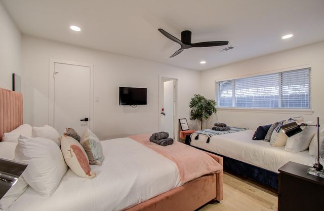 9219 Kempwood Drive, Houston, TX 77080