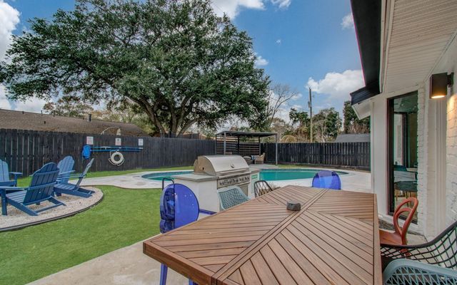 9219 Kempwood Drive, Houston, TX 77080