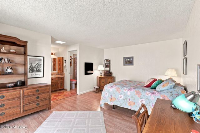 989 N Caribe Avenue, Tucson, AZ 85710