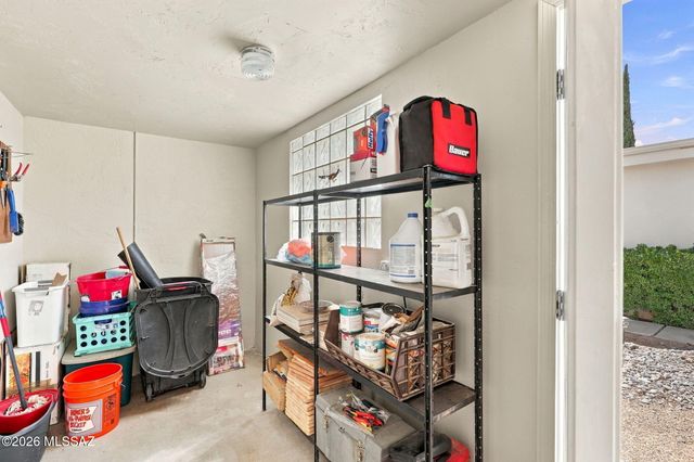 989 N Caribe Avenue, Tucson, AZ 85710