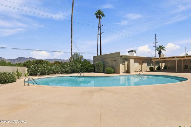989 N Caribe Avenue, Tucson, AZ 85710