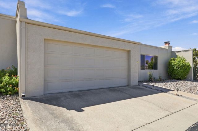 989 N Caribe Avenue, Tucson, AZ 85710
