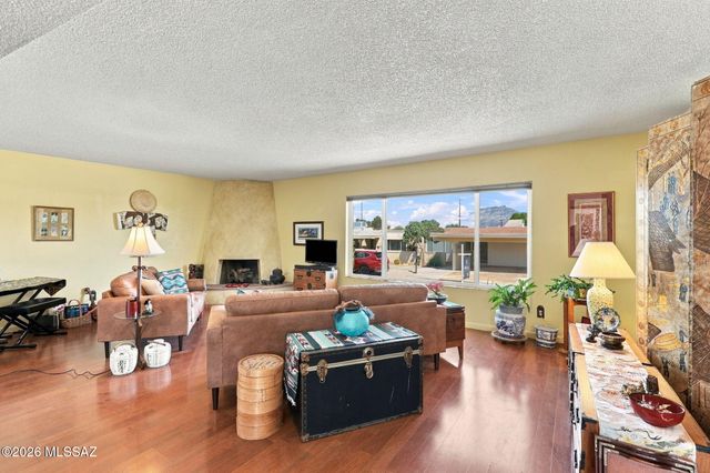 989 N Caribe Avenue, Tucson, AZ 85710