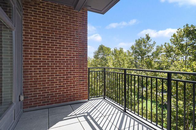 828 Bobcat Avenue, 404, Columbus, OH 43212