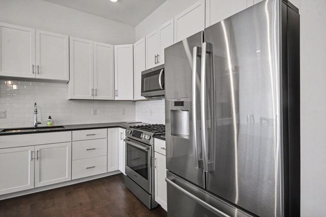 828 Bobcat Avenue, 404, Columbus, OH 43212