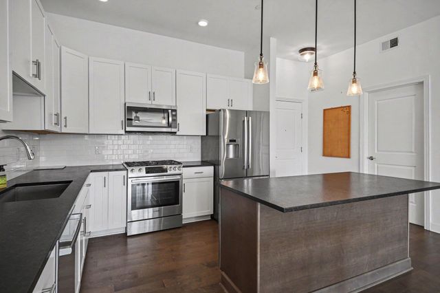 828 Bobcat Avenue, 404, Columbus, OH 43212