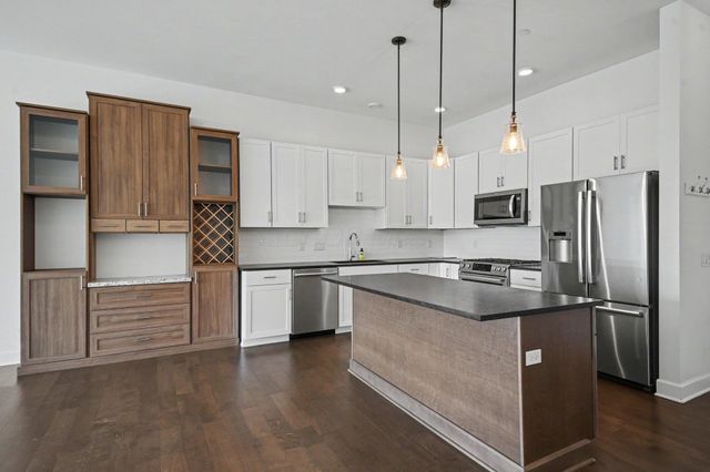 828 Bobcat Avenue, 404, Columbus, OH 43212
