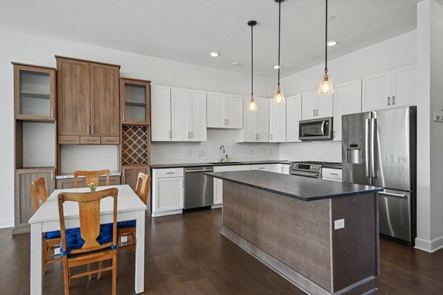 828 Bobcat Avenue, 404, Columbus, OH 43212
