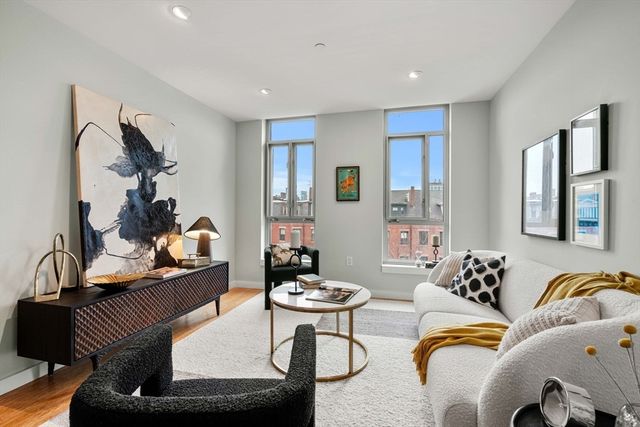 691 Massachusetts Ave 507, Boston, MA 02118