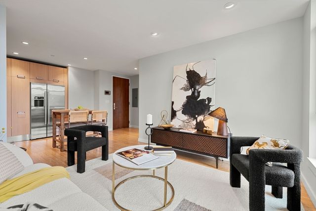 691 Massachusetts Ave 507, Boston, MA 02118