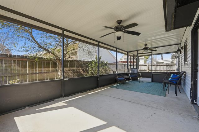 351 NW Canterbury Circle, Fort Walton Beach, FL 32548