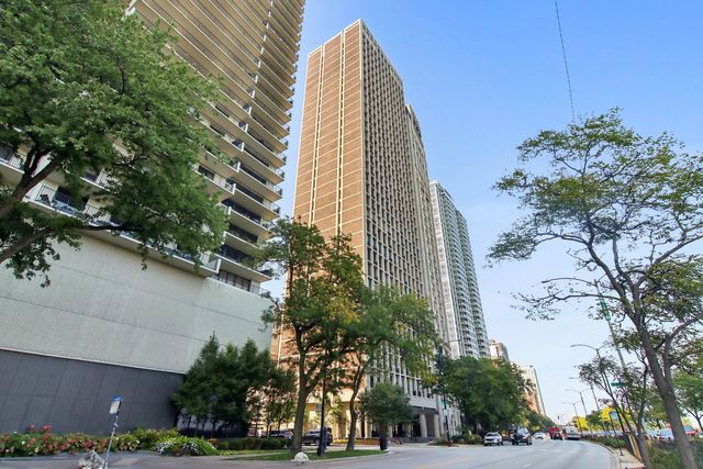 1240 N Lake shore Drive 14A, Chicago, IL 60610