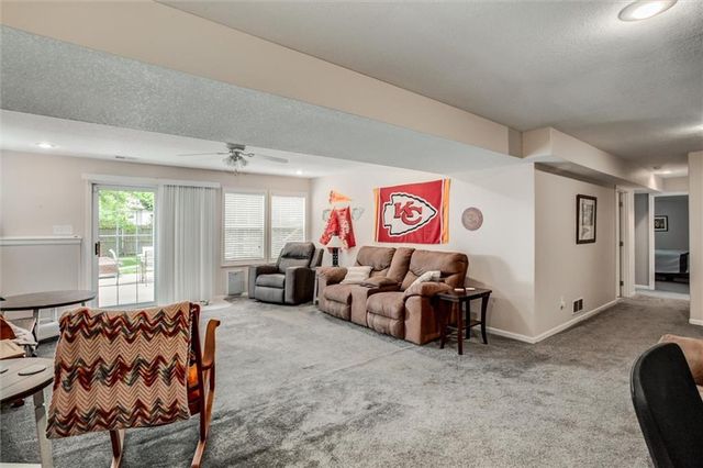 406 BRIAR Lane, Kearney, MO 64060