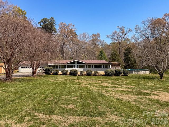 2746 Orangewood Lane, Newton, NC 28658