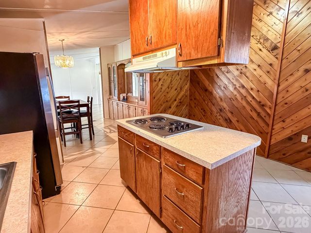 2746 Orangewood Lane, Newton, NC 28658