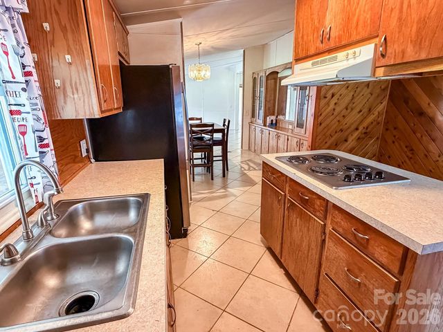 2746 Orangewood Lane, Newton, NC 28658