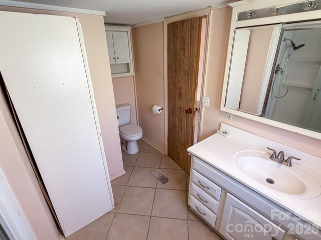 2746 Orangewood Lane, Newton, NC 28658