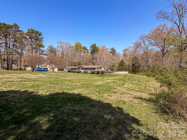 2746 Orangewood Lane, Newton, NC 28658