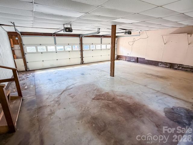 2746 Orangewood Lane, Newton, NC 28658