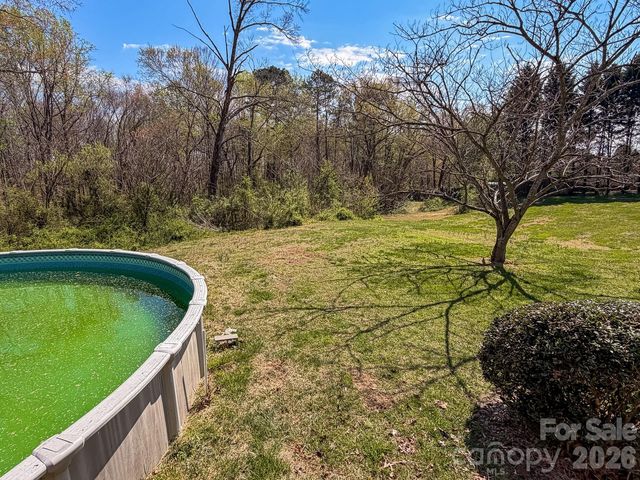 2746 Orangewood Lane, Newton, NC 28658