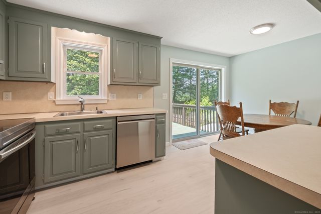 212 Rockwell Avenue, Bristol, CT 06010