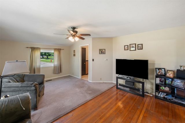240 Park Street, Grinnell, IA 50112