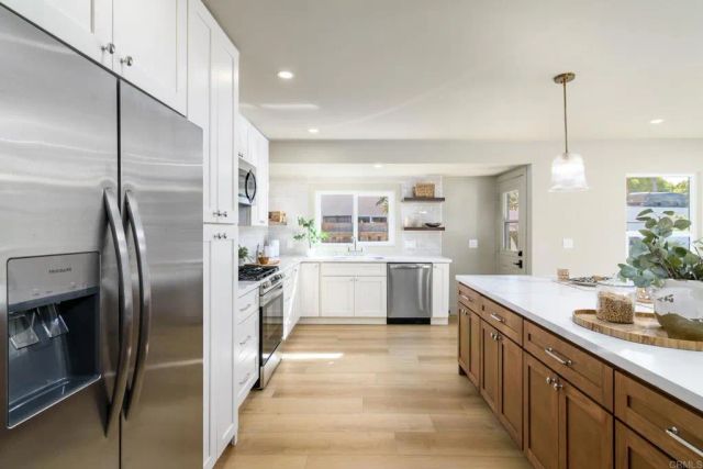 1845 Thomas Ave, San Diego, CA 92109