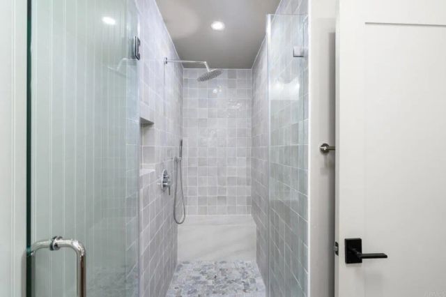 1845 Thomas Ave, San Diego, CA 92109