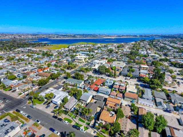 1845 Thomas Ave, San Diego, CA 92109