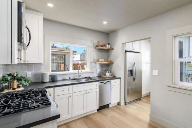 1845 Thomas Ave, San Diego, CA 92109