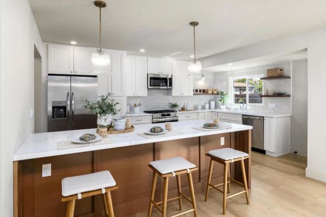 1845 Thomas Ave, San Diego, CA 92109
