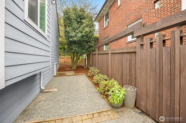 814 23rd Avenue E, Seattle, WA 98112