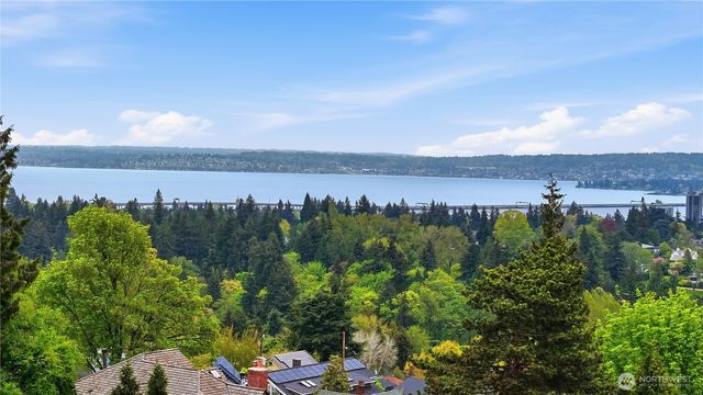 814 23rd Avenue E, Seattle, WA 98112