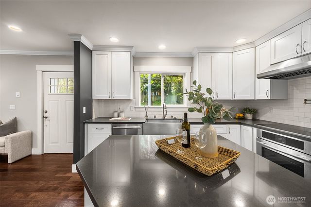 814 23rd Avenue E, Seattle, WA 98112