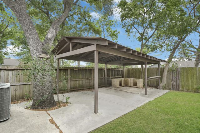 1004 Bonnie Street, Houston, TX 77587