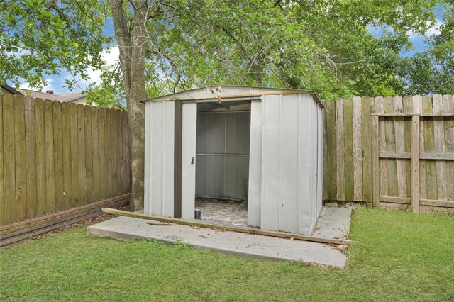 1004 Bonnie Street, Houston, TX 77587