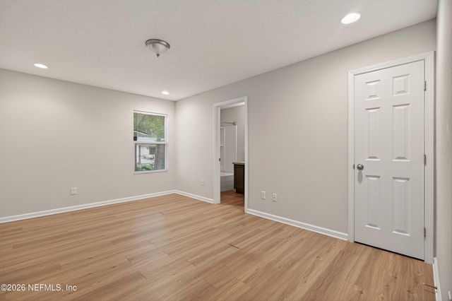 5315 COLONIAL Avenue, Jacksonville, FL 32210