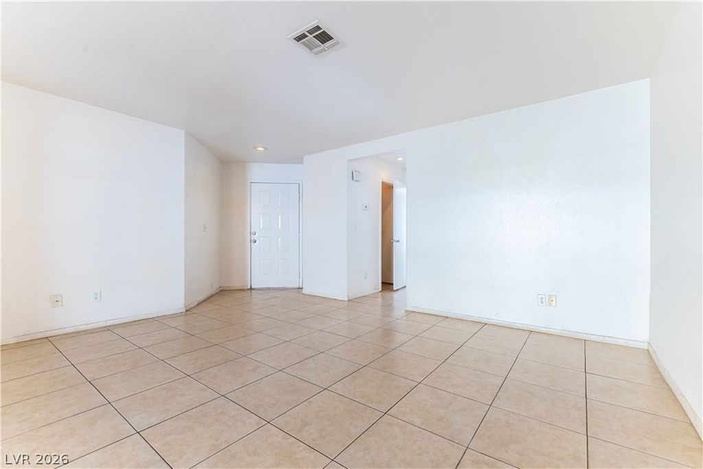 1420 JAMIELINN Lane 102, Las Vegas, NV 89110 — photo 5