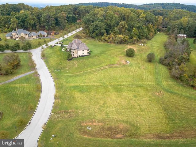 2212 S MELROSE LN, Bethlehem, PA 18015