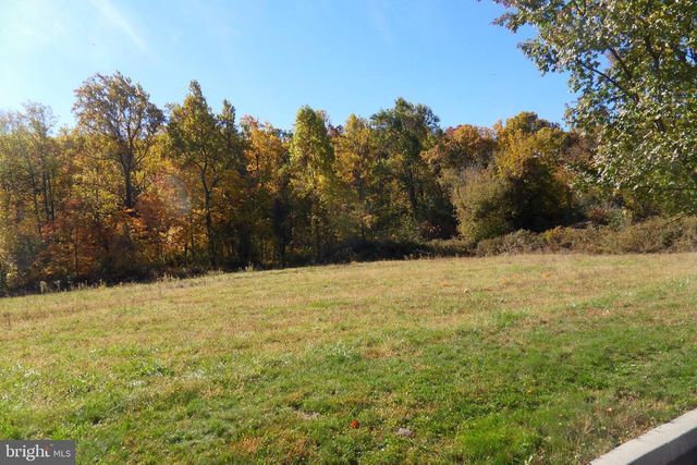 2212 S MELROSE LN, Bethlehem, PA 18015